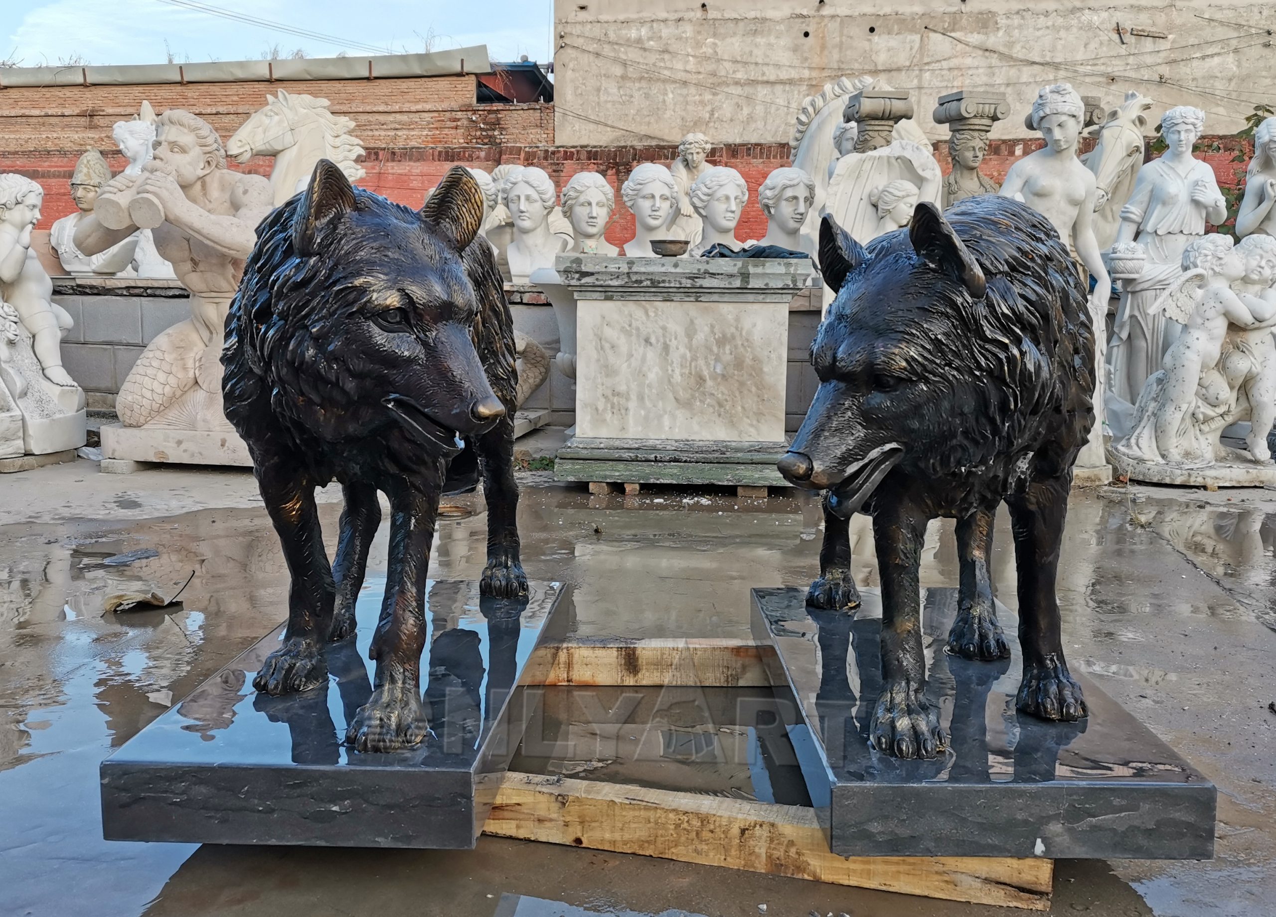 garden outdoor life size bronze wolf statue for sale