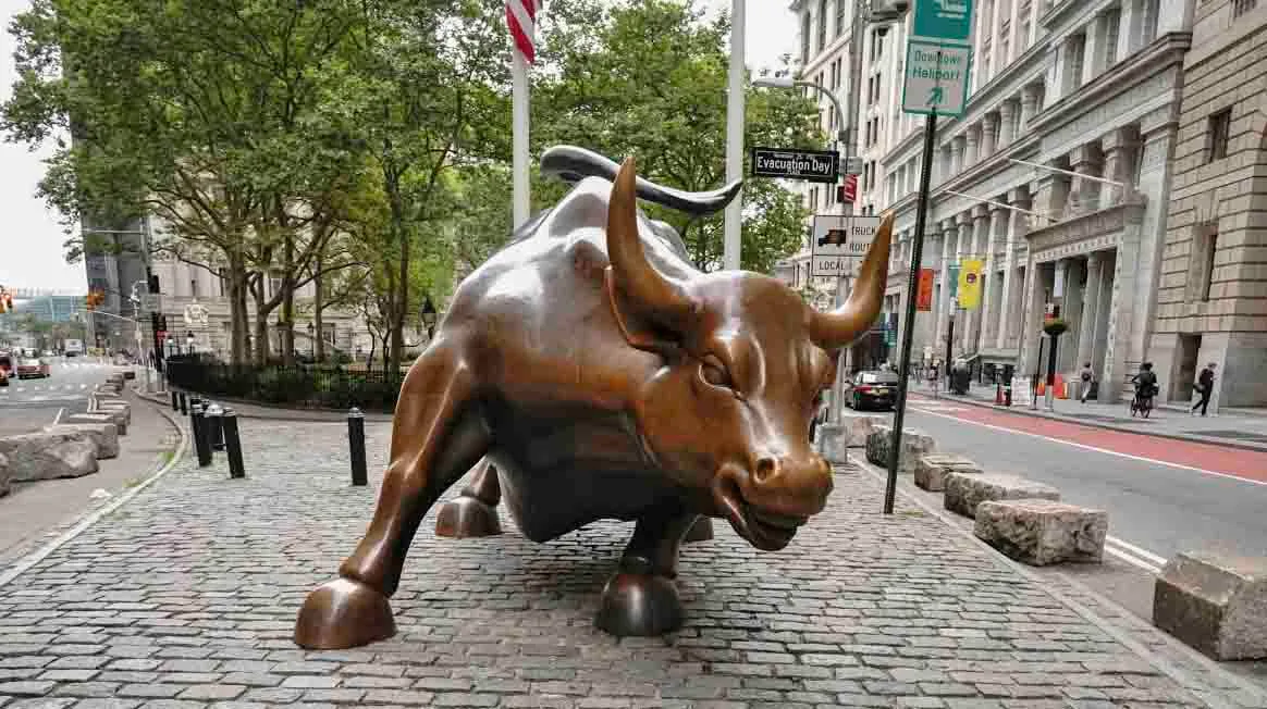 bull statue wall street