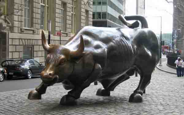 wall street bull statue